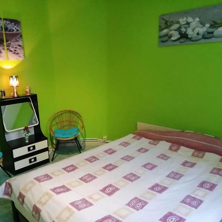 Simpele Slaapkamer Geraardsbergen Esterno foto