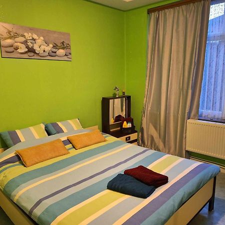 Simpele Slaapkamer Geraardsbergen Esterno foto