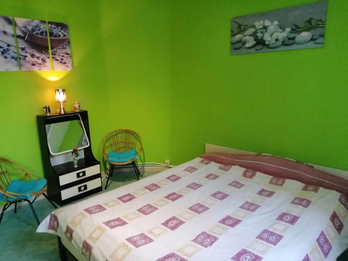 Simpele Slaapkamer Geraardsbergen Esterno foto